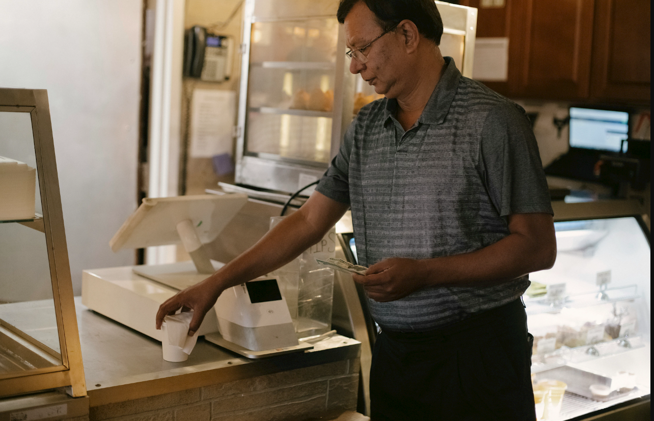 Coffee at the Counter (photo)